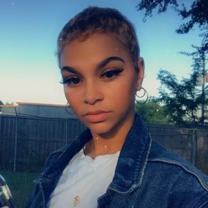 Meet your Posher, Breanna